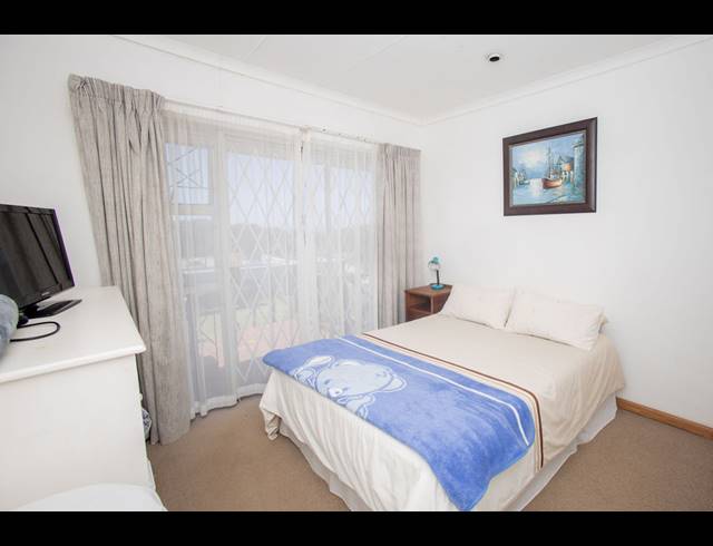 4 BEDROOM HOUSE FOR SALE IN QUEENSBERRY BAY